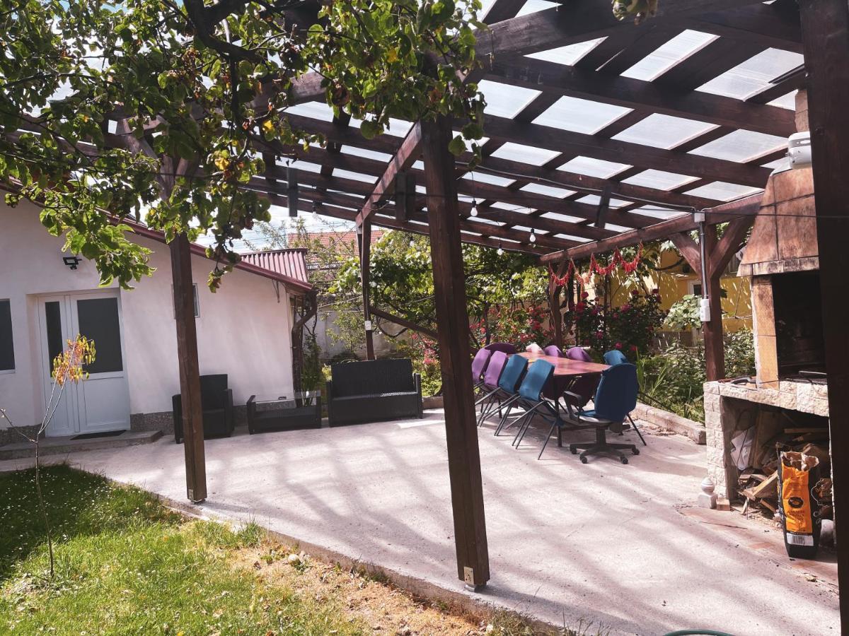 Apartamento Yard Studio Rasnov Exterior foto
