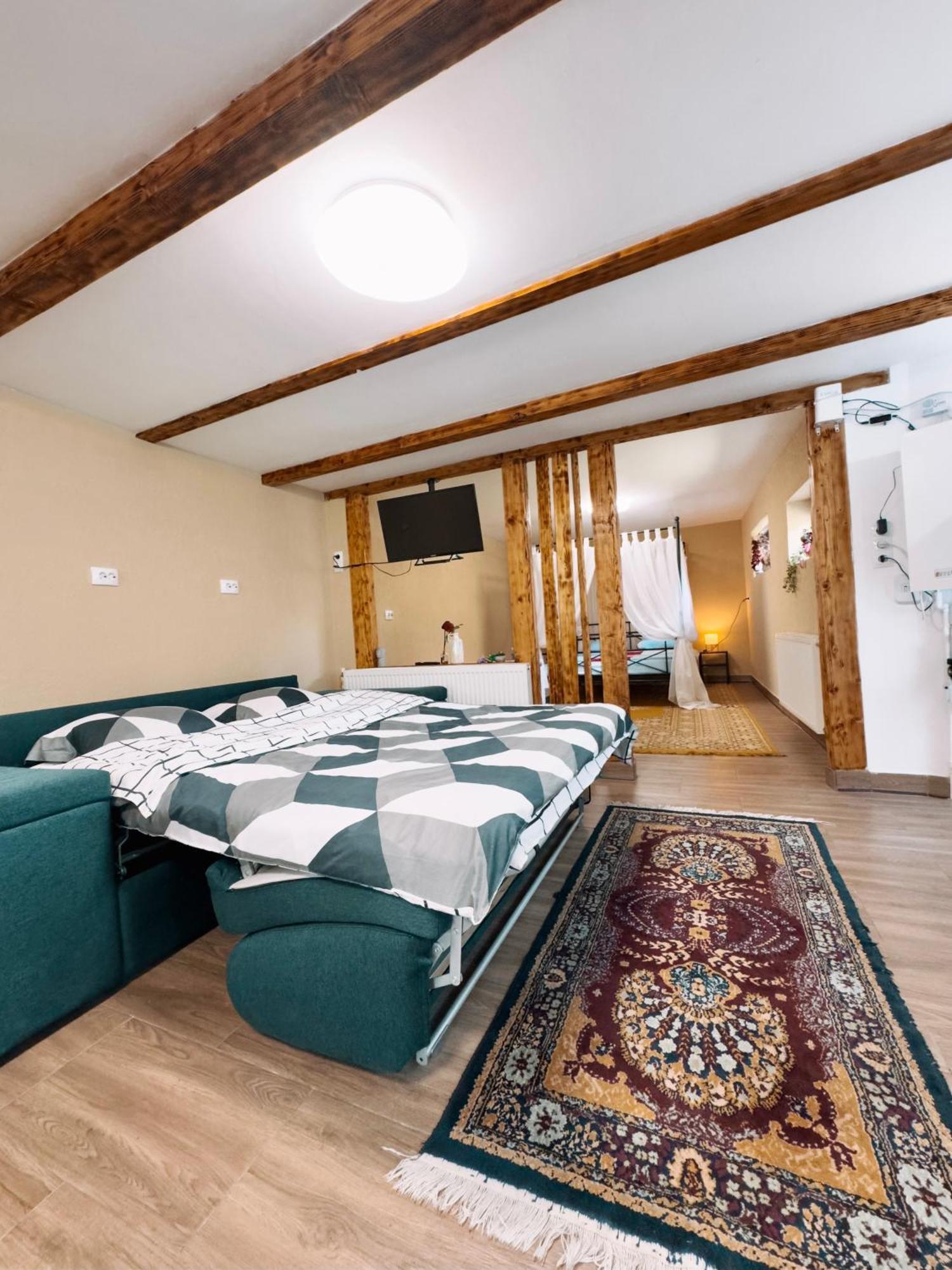 Apartamento Yard Studio Rasnov Exterior foto