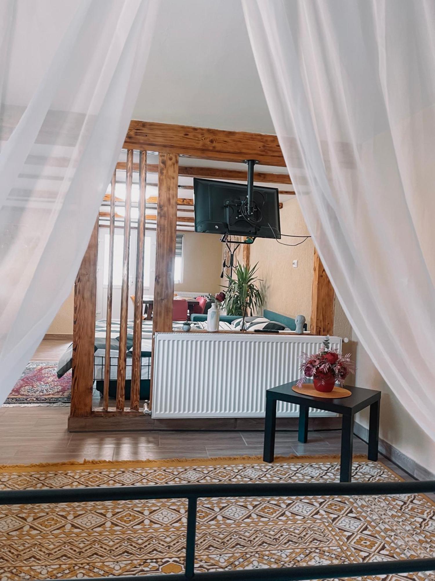 Apartamento Yard Studio Rasnov Exterior foto
